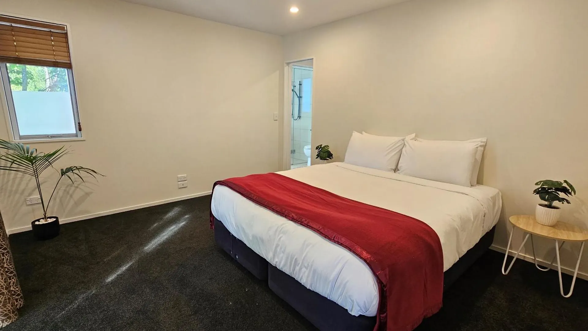 Azena Suites & Apartment Christchurch Motel