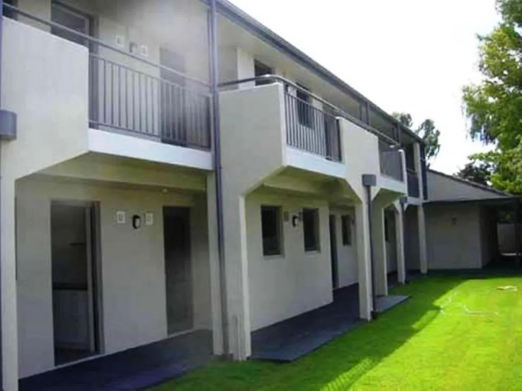 Azena Suites & Apartment Christchurch Motel