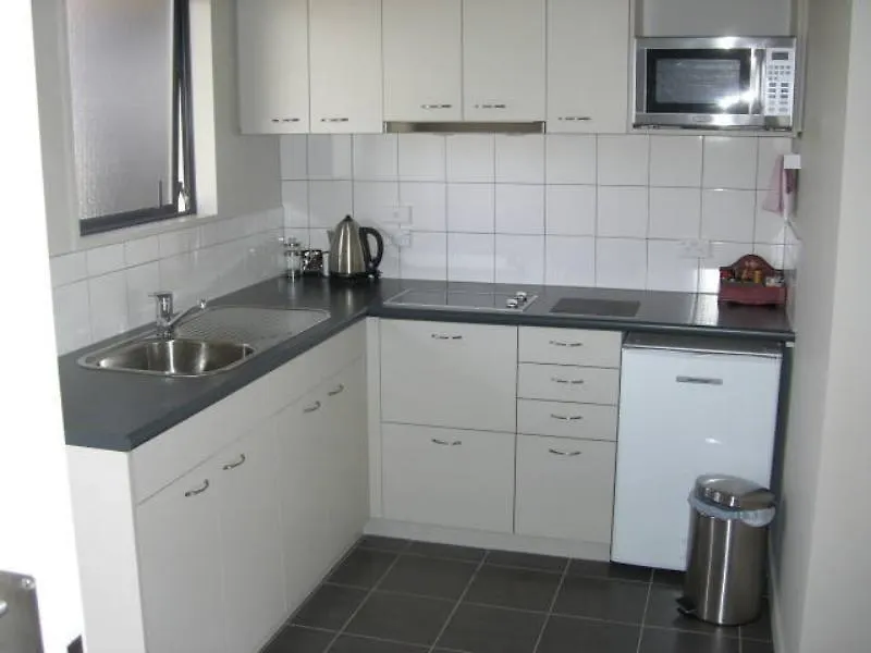 Azena Suites & Apartment Christchurch Motel