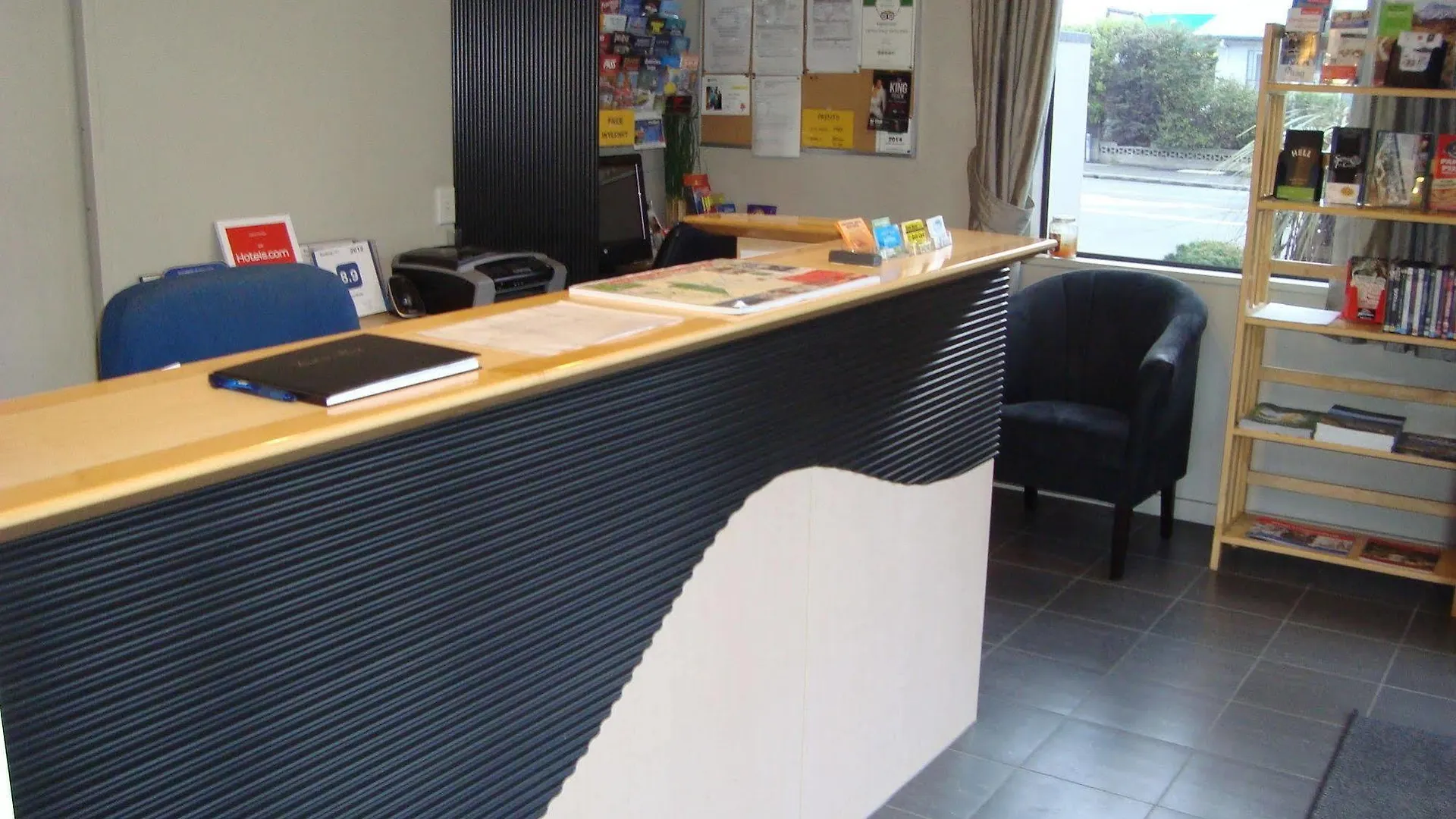 Azena Suites & Apartment Christchurch 4*,