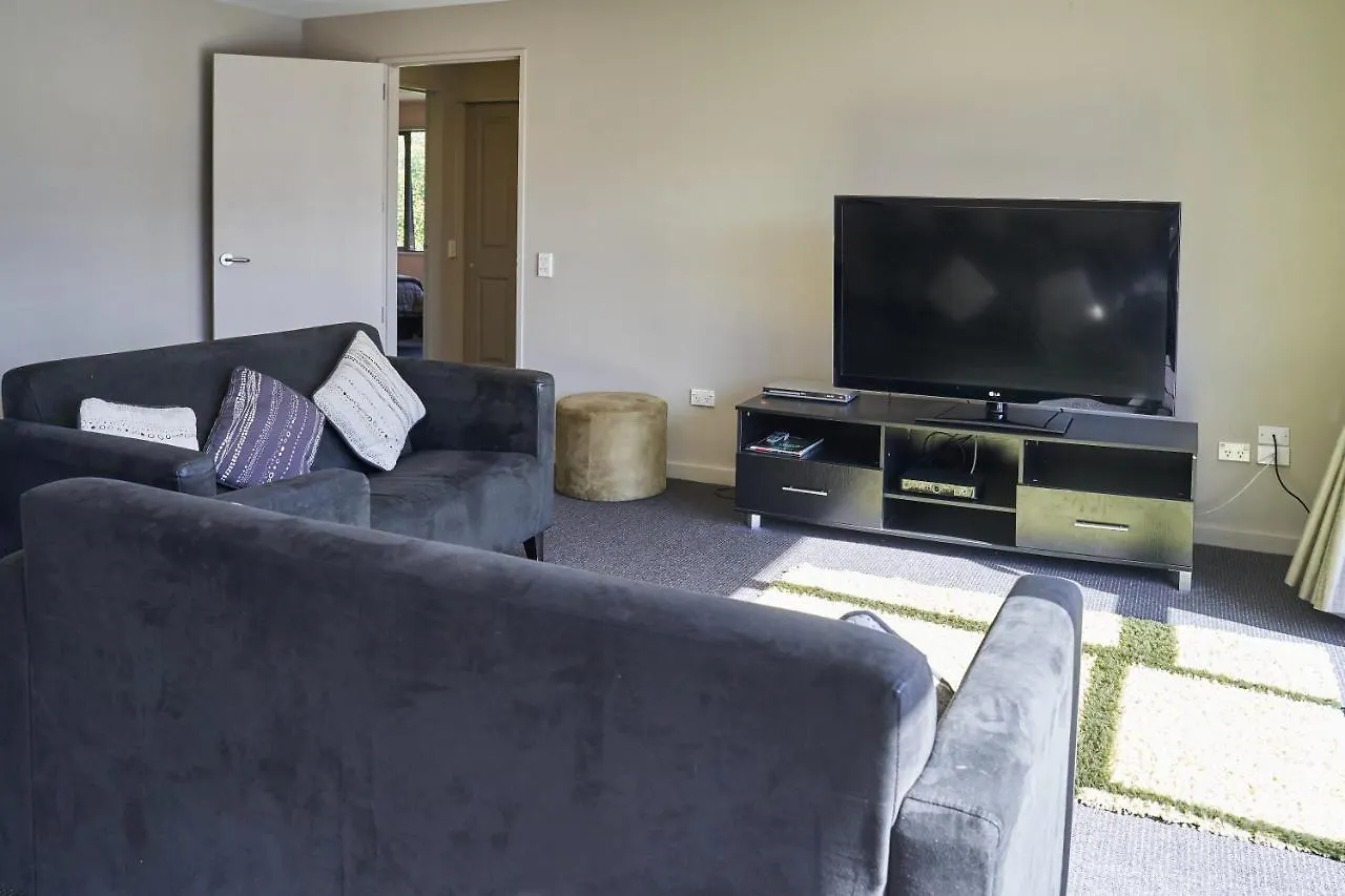 Azena Suites & Apartment Christchurch 4*,