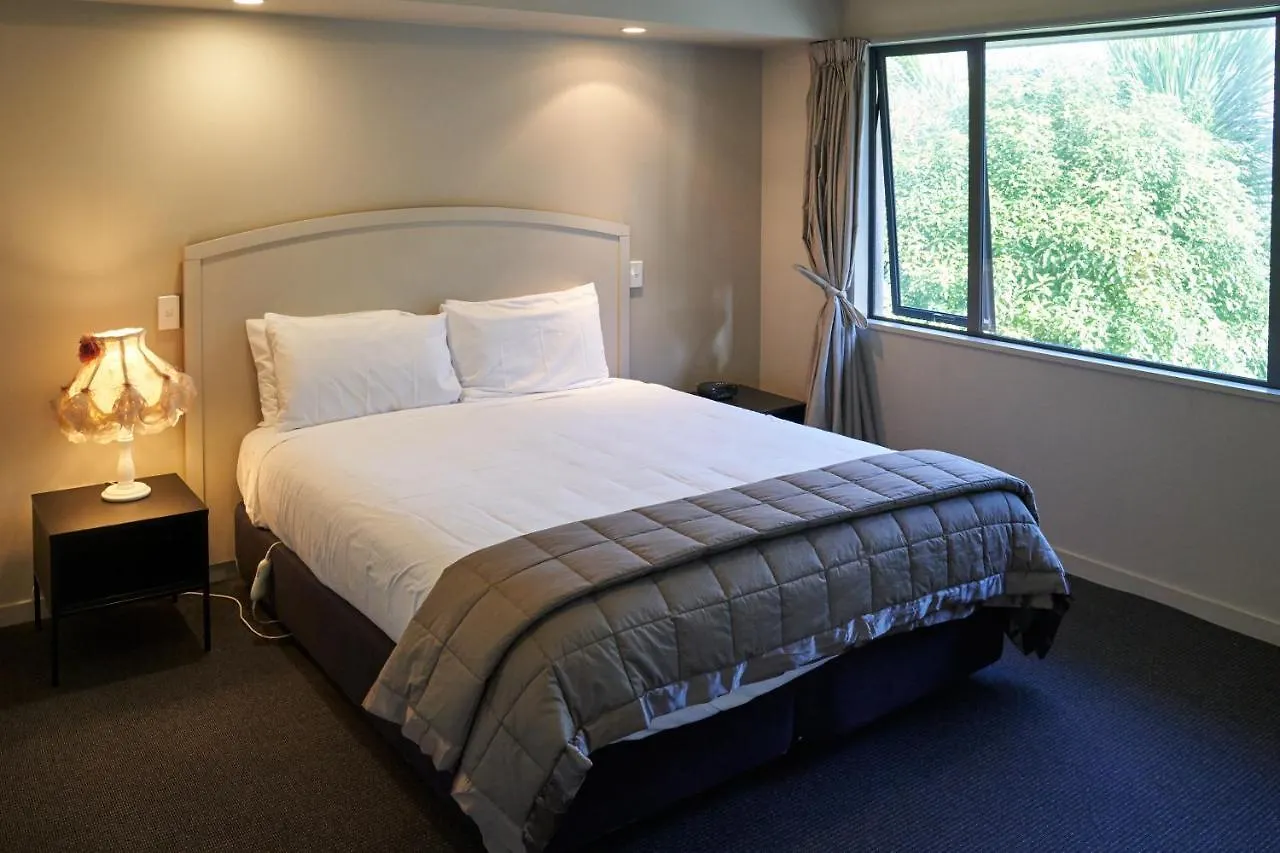 Azena Suites & Apartment Christchurch Motel
