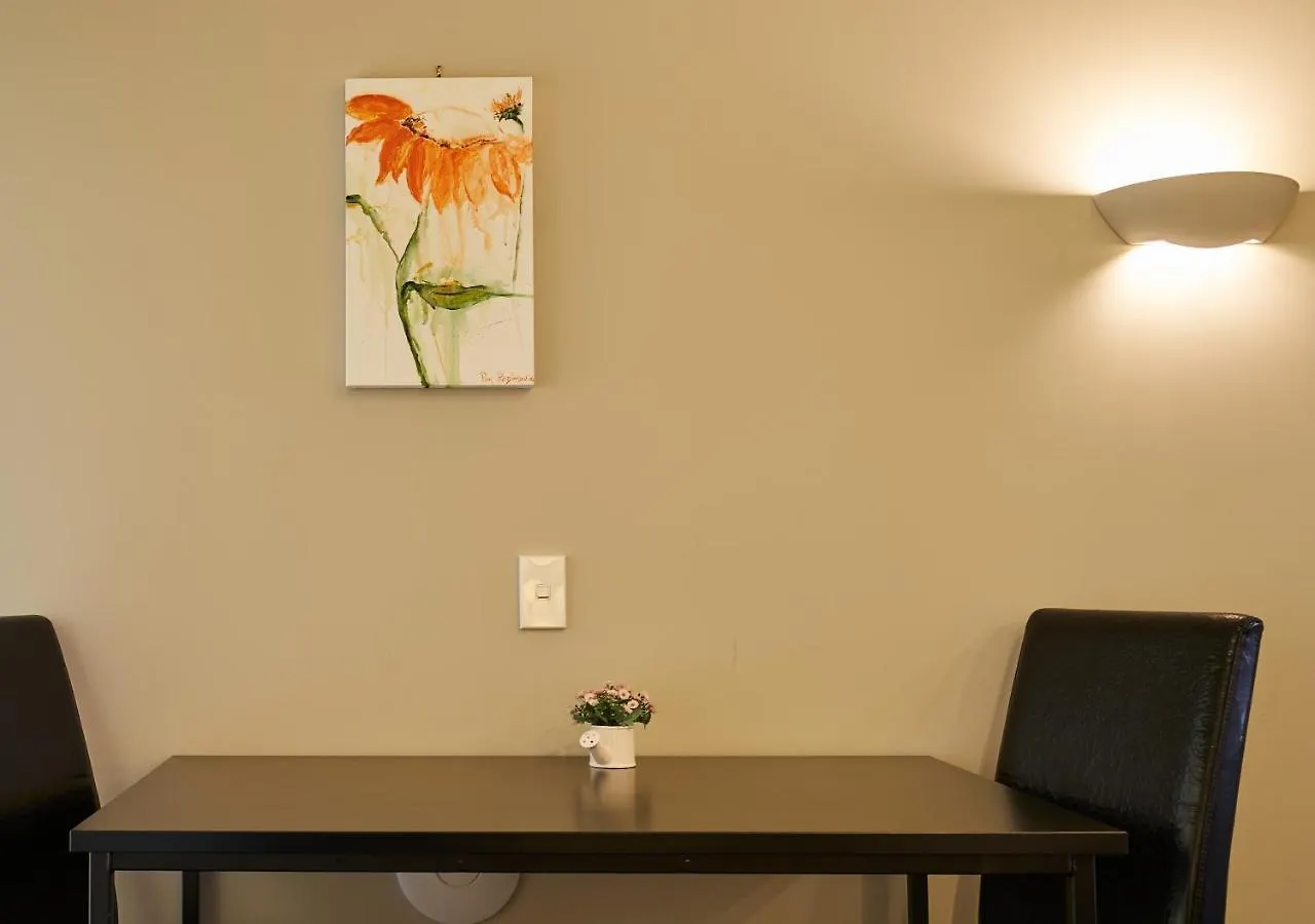 Azena Suites & Apartment Christchurch 4*,